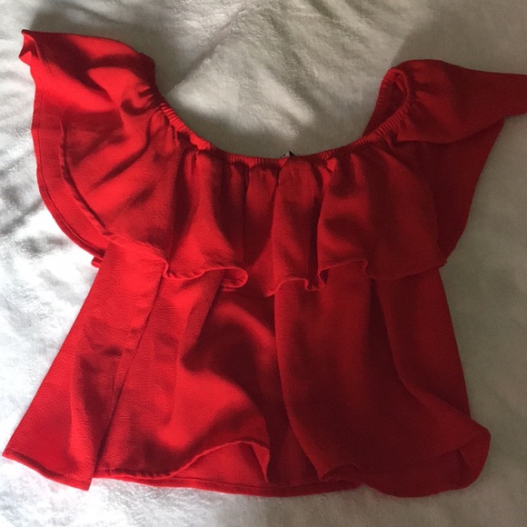 Size small off shoulder top - Picture 4 of 4